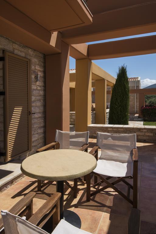 Enastron Villas كيوبارِسِيا المظهر الخارجي الصورة