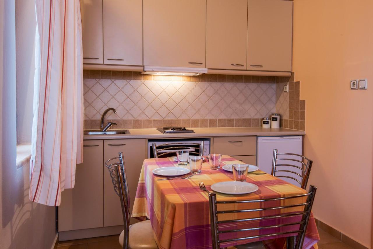 Enastron Villas كيوبارِسِيا المظهر الخارجي الصورة
